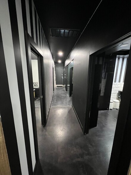 More Photos Of 3743 Cahuenga Blvd, Studio City Office For Lease