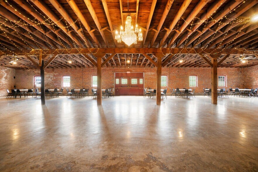 More Photos Of 108 Busch Ave, Washington Freestanding For Sale