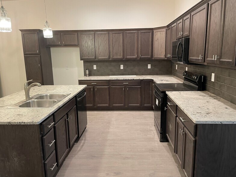 More Photos Of 581 W Indian Creek Dr, Grand Junction Multifamily For Sale