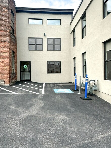 More Photos Of 412 Main St, Utica Warehouse For Lease