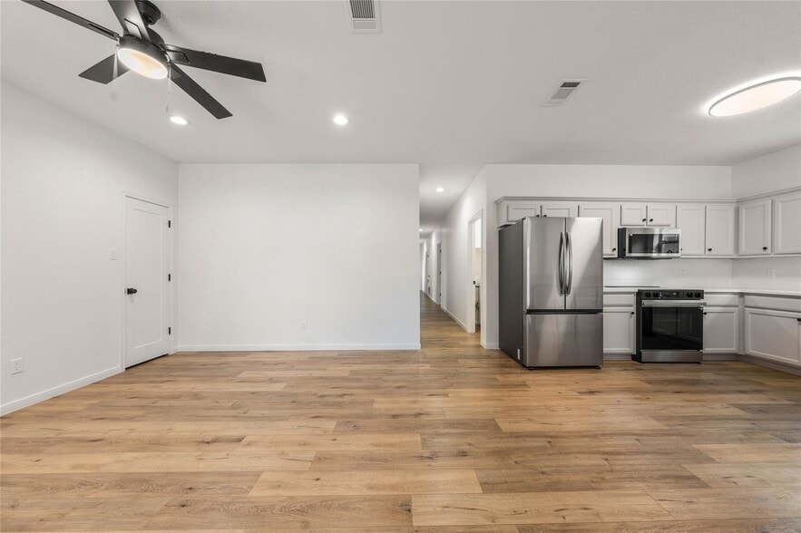 More Photos Of 1911 S 11th St, Waco Apartments For Sale