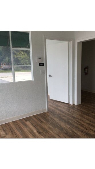 More Photos Of 1901 Cortez Rd, Bradenton Freestanding For Lease