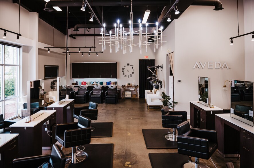 More Photos Of 1805 SE Delaware Ave, Ankeny General Retail For Lease