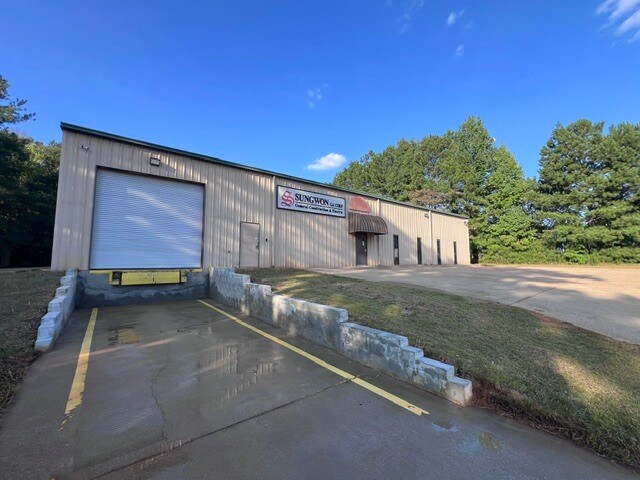 More Photos Of 107 Corporate Park East Dr, Lagrange Warehouse For Lease
