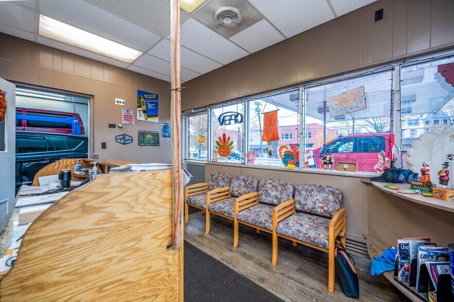 More Photos Of 5703 Fleet Ave, Cleveland Auto Repair For Sale