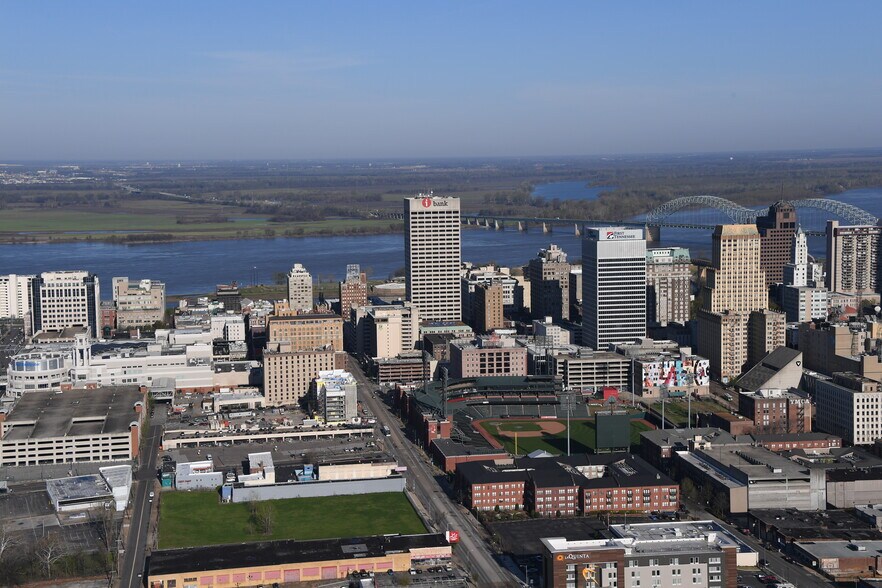 More Photos Of 40 S Main St, Memphis Office For Lease