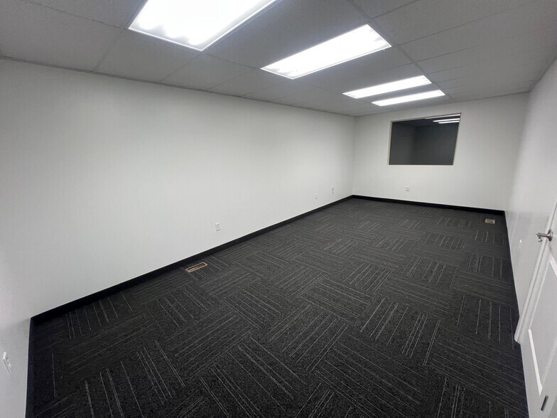 More Photos Of 1693 W American Way, Payson Warehouse For Sale