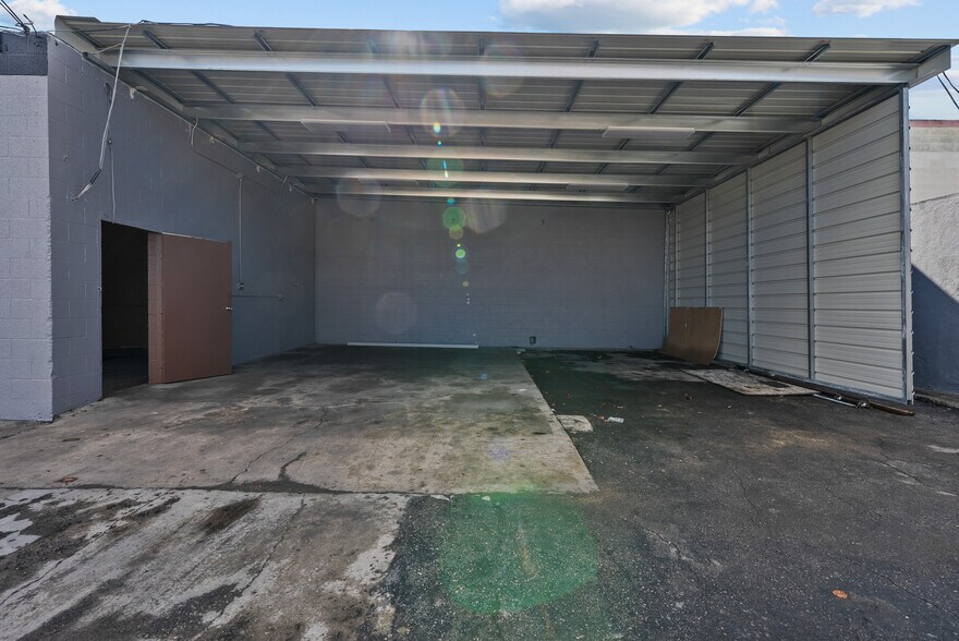 More Photos Of 9533 Atlantic Blvd, South Gate Auto Repair For Sale