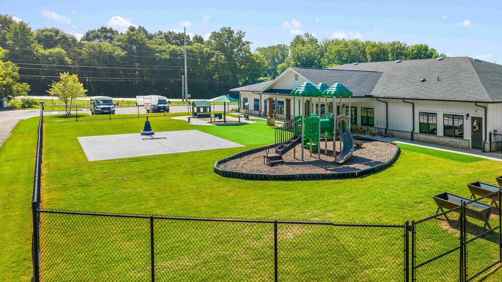 More Photos Of 11461 US 231, Meridianville Daycare Center For Sale