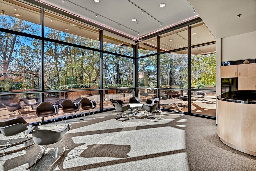 More Photos Of 815 Park Blvd, Boise Office For Lease