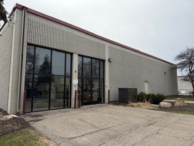 Primary Photo Of 3245 Terminal Dr, Eagan Warehouse For Lease