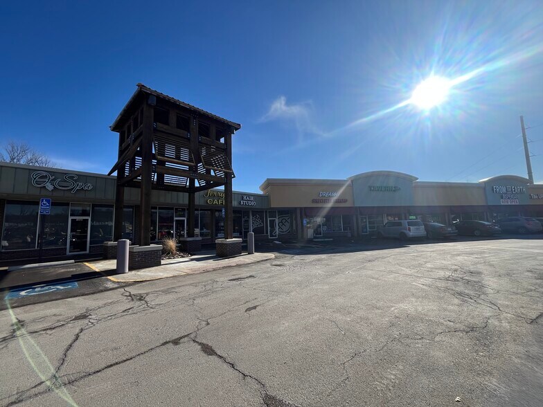 More Photos Of 1201-1313 W 103rd St, Kansas City Unknown For Lease