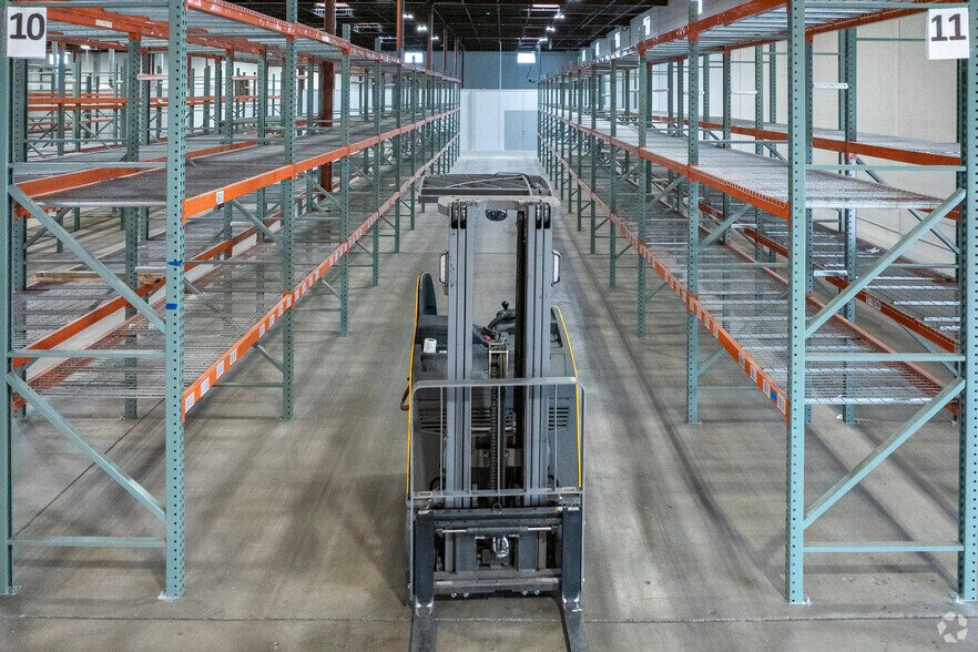 More Photos Of 4800 Dahlia St, Denver Warehouse For Lease