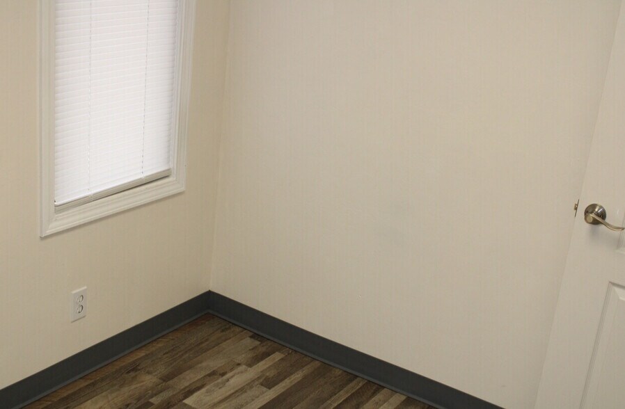 More Photos Of 1286-1296 Addison Ave E, Twin Falls Storefront Retail Office For Lease