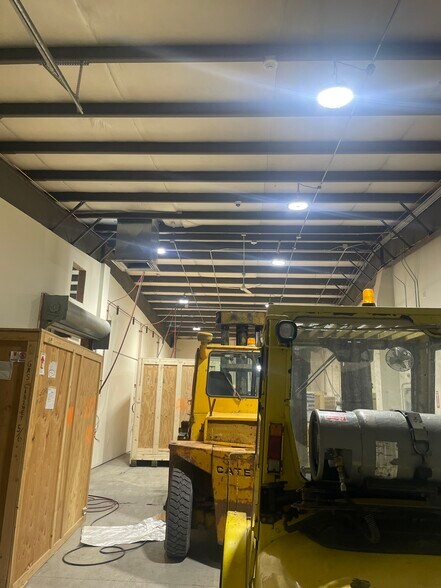 More Photos Of 117 E Commerce Way, Libby Flex For Sale