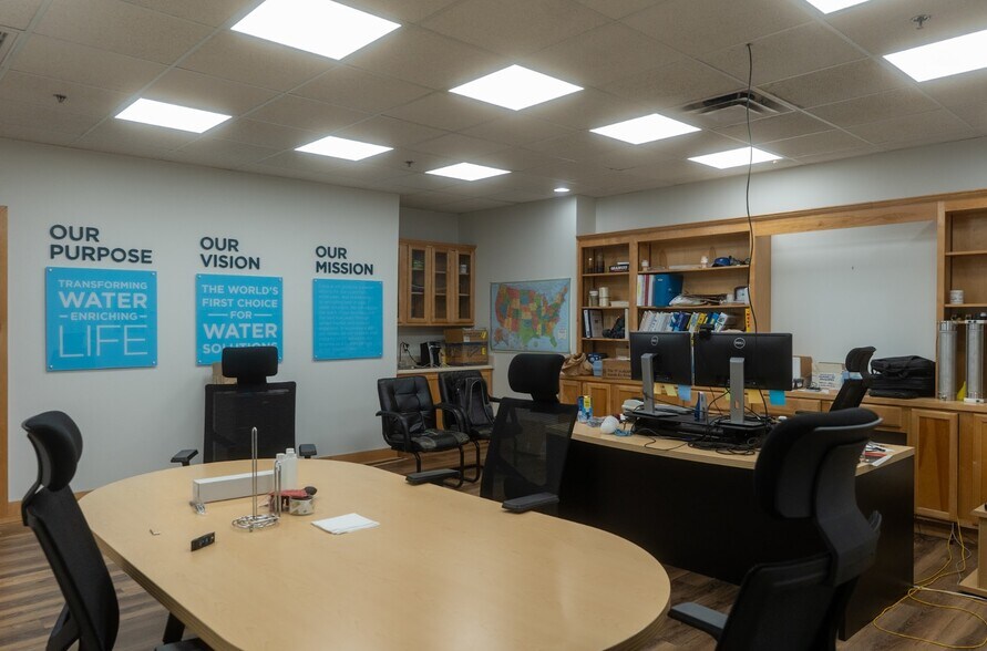 More Photos Of 207 Park Ct, Ridgeland Warehouse For Lease