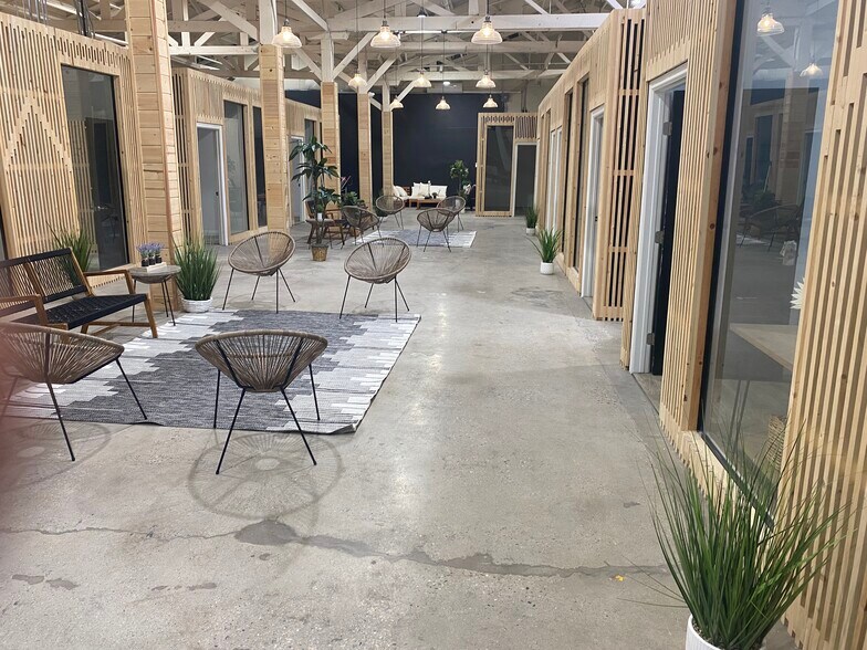 More Photos Of 1701-1721 N Main St, Los Angeles Office For Sale