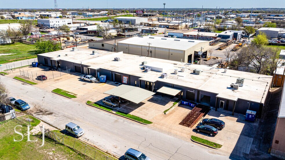 More Photos Of 3201-3221 May St, Fort Worth Warehouse For Sale