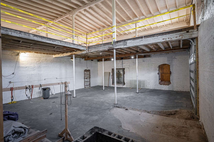 More Photos Of 313 S Government St, Lincolnton Office For Sale