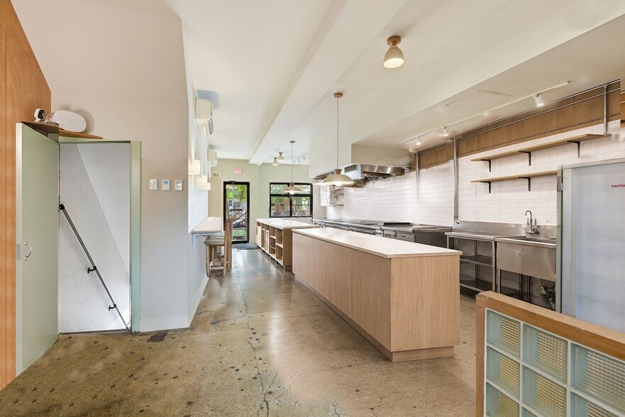 More Photos Of 29 Greenpoint Ave, Brooklyn Apartments For Sale