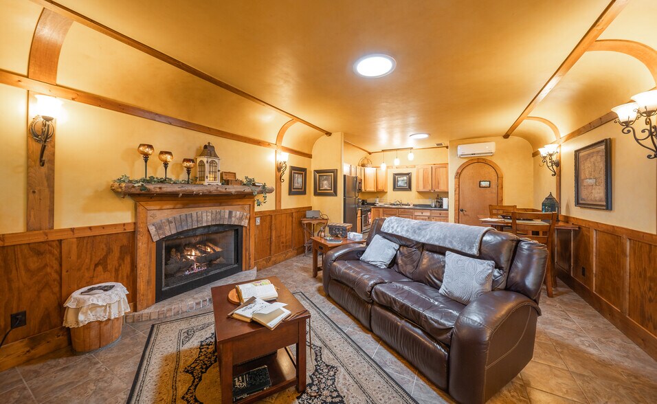 More Photos Of 295 Panthers Den Rd, Makanda Hotel For Sale