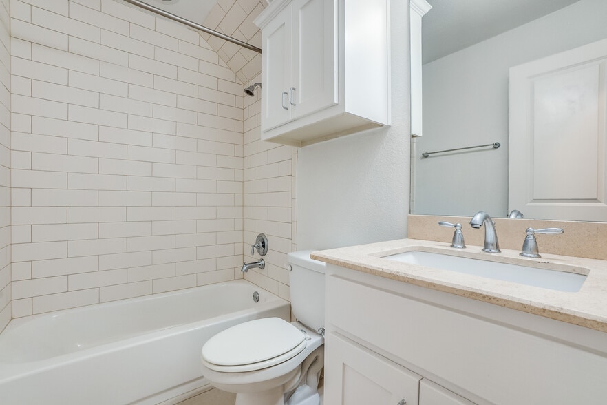 More Photos Of 6140 Oram St, Dallas Apartments For Sale