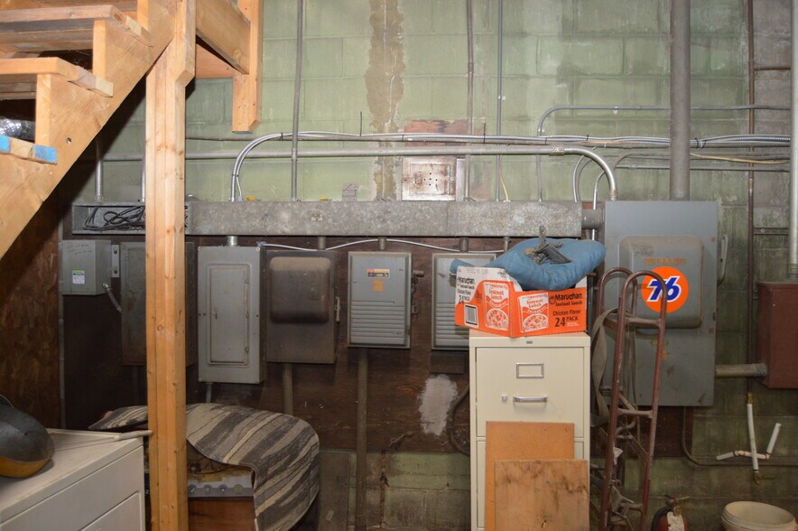 More Photos Of 1819 Main st, Lynchburg Flex For Sale