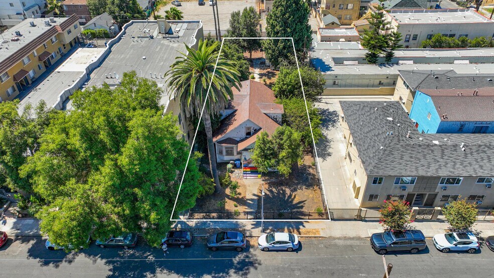 Primary Photo Of 3015 Shrine Pl, Los Angeles Dormitory For Sale