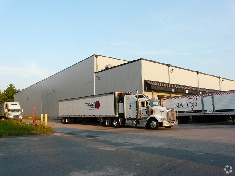 More Photos Of 214 Samuel Barnet Blvd, New Bedford Warehouse For Lease