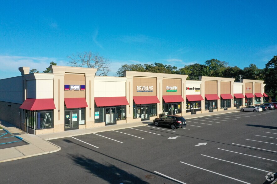 More Photos Of 812 Wheeler Rd, Hauppauge Storefront For Lease