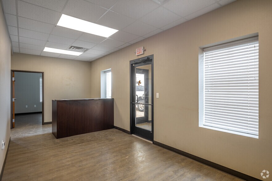 More Photos Of 10712 W County Road 77, Midland Service For Lease
