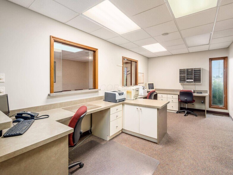 More Photos Of 4960 Middle Urbana Rd, Springfield Medical For Sale