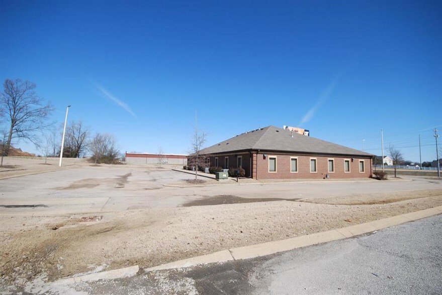 More Photos Of 3031 Highway 45 Byp, Jackson Office For Lease