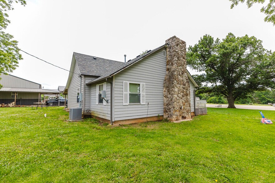 More Photos Of 1663 Georgia Rd, Humboldt Specialty For Sale
