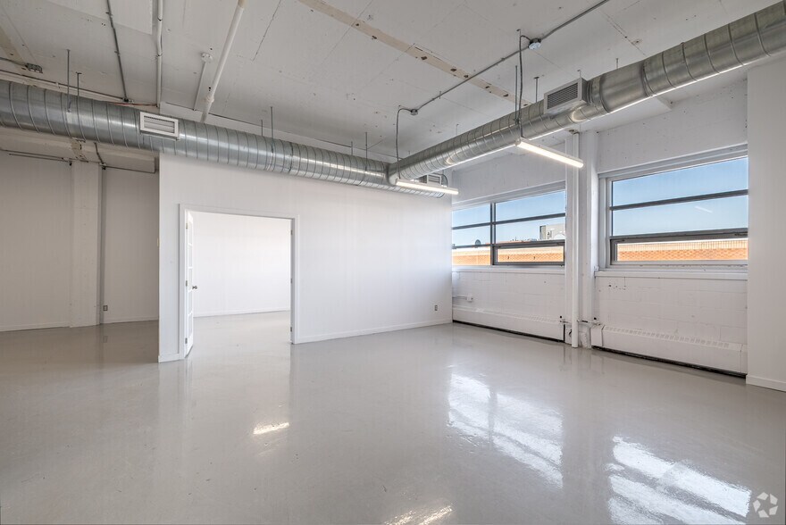 More Photos Of 6750 Av de l'Esplanade, Montréal Office For Lease