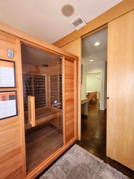 More Photos Of 101 N Pacific Coast Hwy, Redondo Beach Storefront Retail Office For Lease