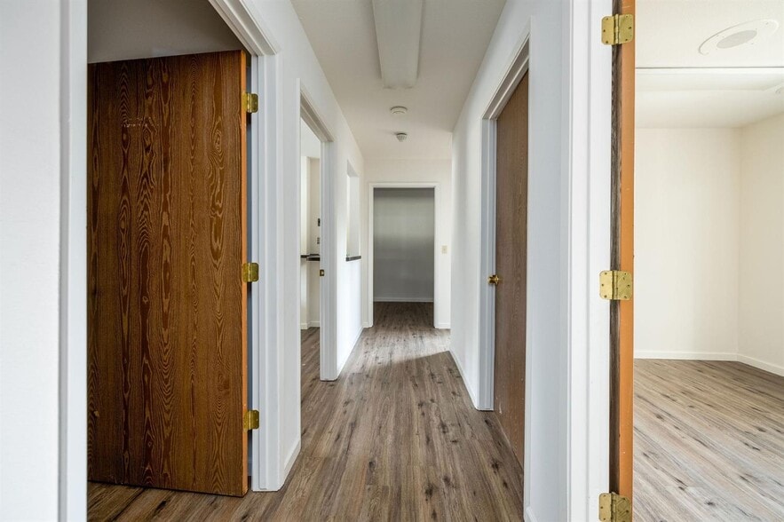 More Photos Of 16850 Willow Glen Rd, Brownsville Storefront Retail Office For Sale