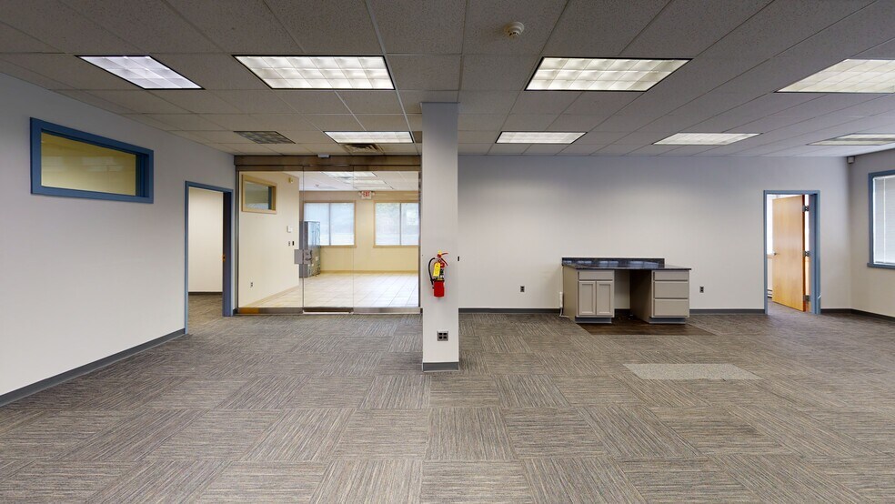 More Photos Of 3625 Quakerbridge Rd, Hamilton Medical For Lease