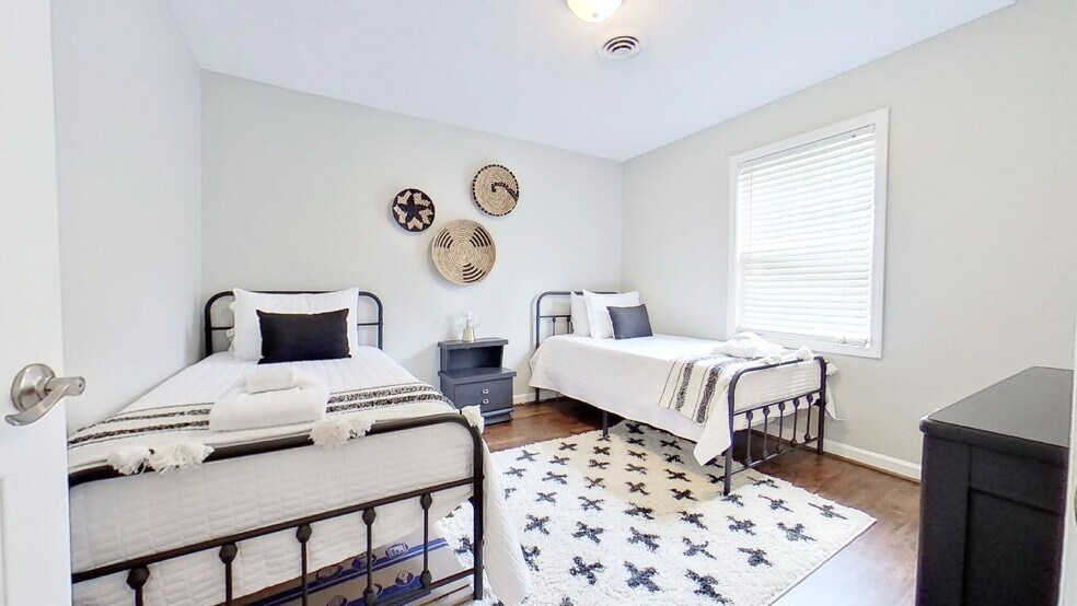 More Photos Of 4311 Maple Ave, Wilmington Apartments For Sale