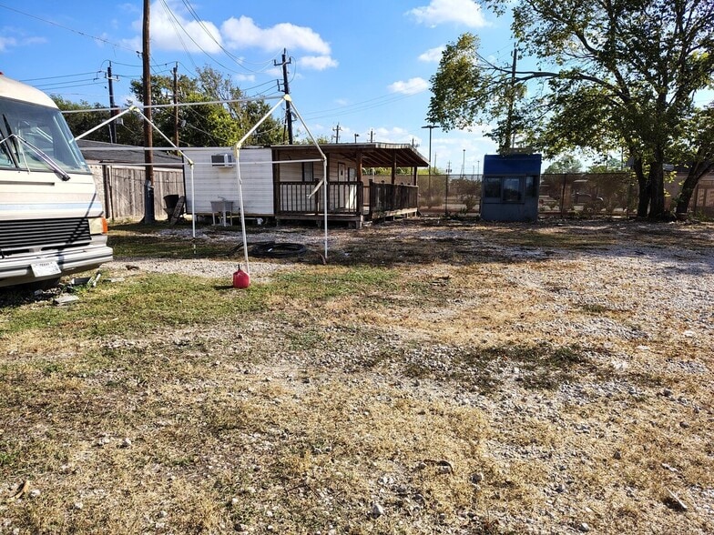 More Photos Of 11211 Kitty Brook Dr, Houston Land For Lease