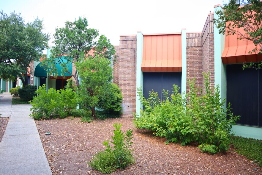 More Photos Of 16410 Blanco Rd, San Antonio Office For Lease