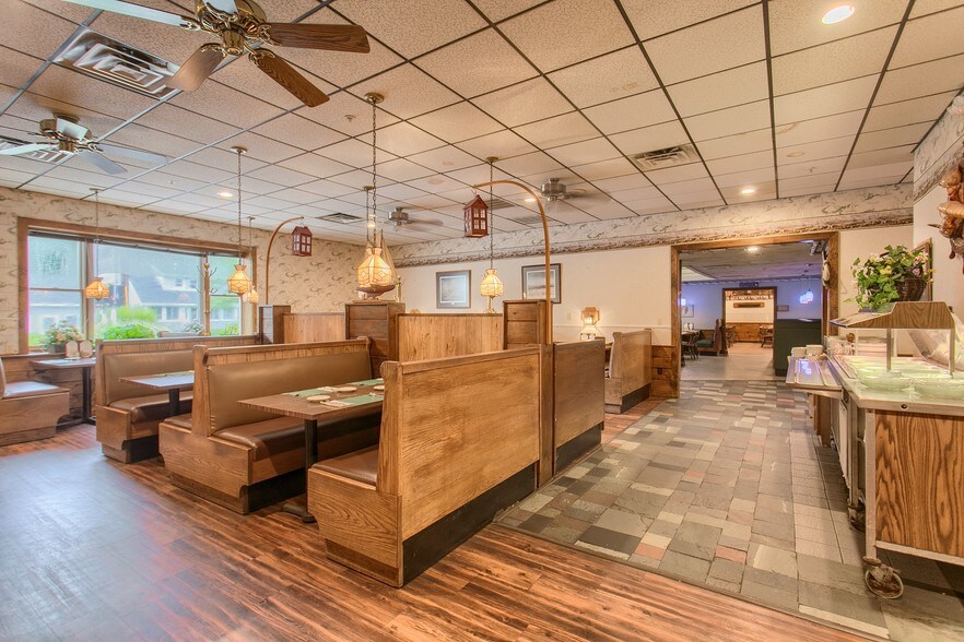 More Photos Of 96 Beach Rd, Salisbury Beach Storefront Retail Residential For Sale