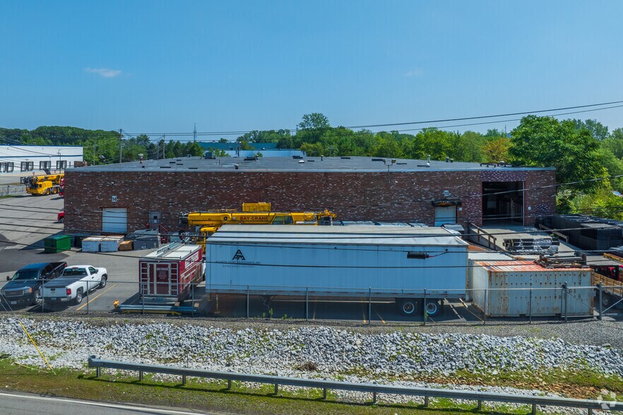 More Photos Of 15 Industrial Way, Wilmington Warehouse For Lease
