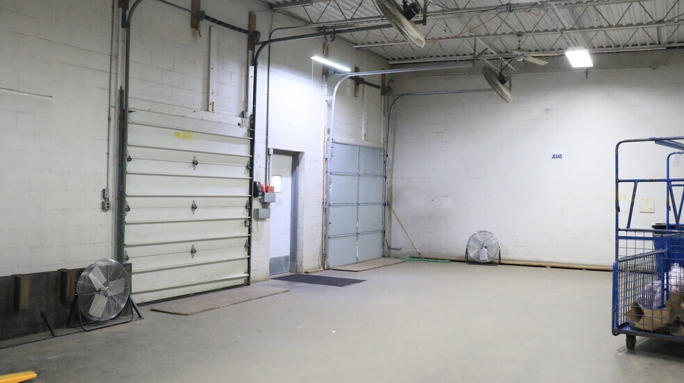 More Photos Of 218 Clay St, Jasper Flex For Lease