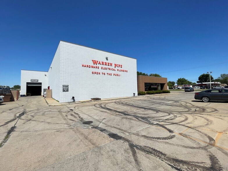 More Photos Of 18660 15 Mile Rd, Fraser Warehouse For Sale