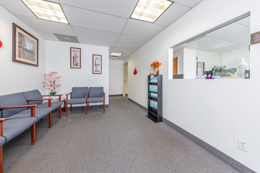 More Photos Of 40 W Kings Hwy, Mount Ephraim Office For Sale