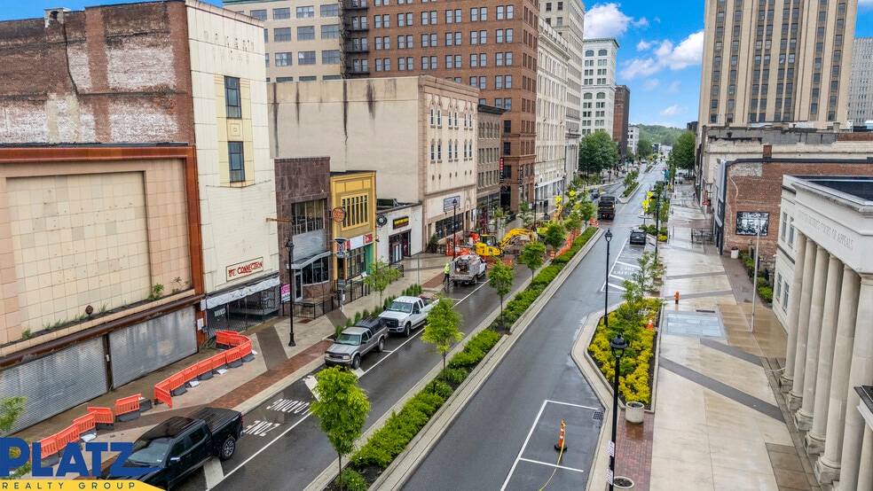 More Photos Of 122 W Federal St, Youngstown Bar For Lease