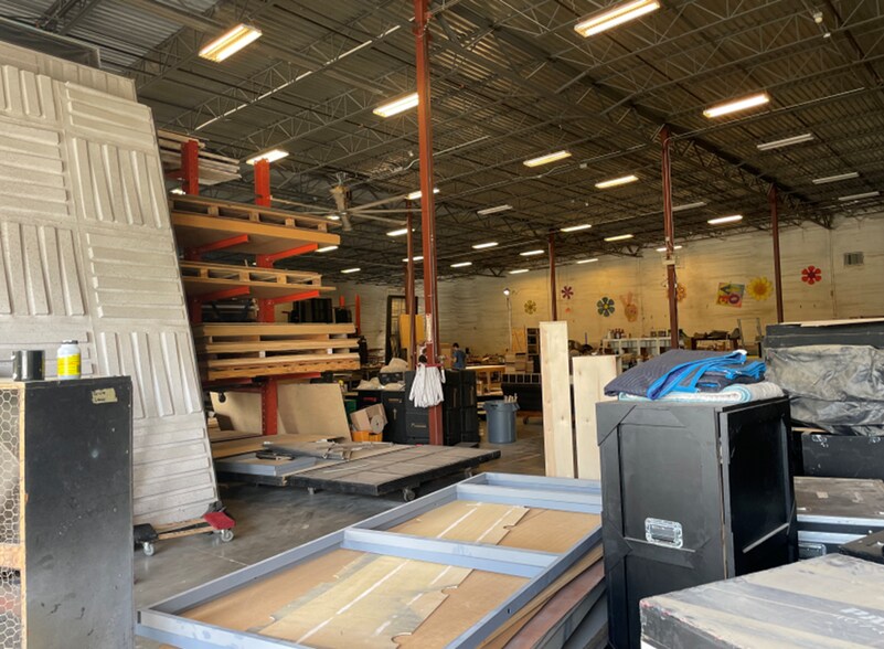 More Photos Of 3855 St. Valentine Way, Orlando Manufacturing For Sale