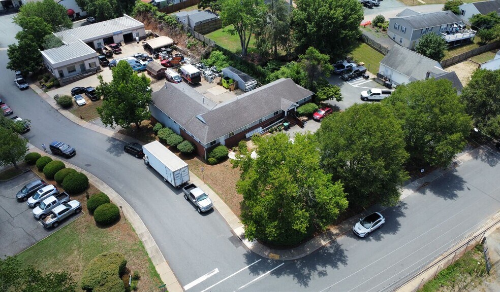 More Photos Of 1020 Linden Ave, Charlottesville Industrial For Sale