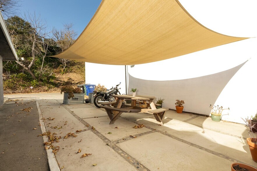 More Photos Of 3361-3365 Barham Blvd, Los Angeles Loft Creative Space For Lease